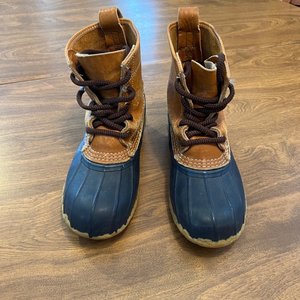 LL Bean Duck Boots‎ Womens Sz 8 W Navy Tan Leather Lace Up Rain Work Boots